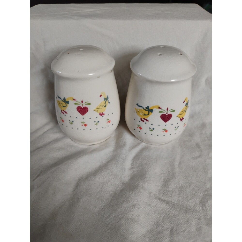 Cream Column Country Goose Salt and Pepper Shakers Ceramic Vintage